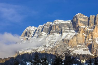 Güney Tyrol 'daki Dolomitler dağları