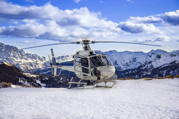 Helicóptero Las Altas Montañas — Foto de Stock