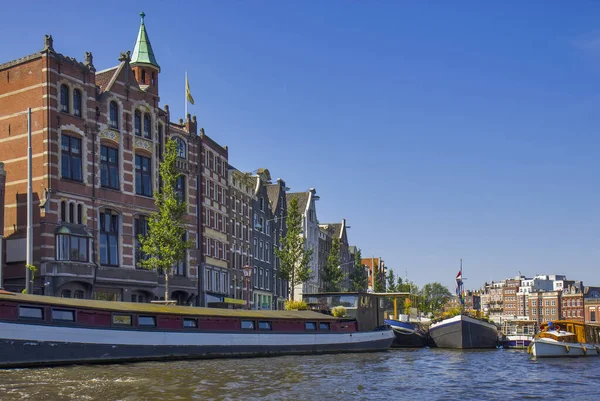 Amsterdam Bir Gemi — Stok fotoğraf