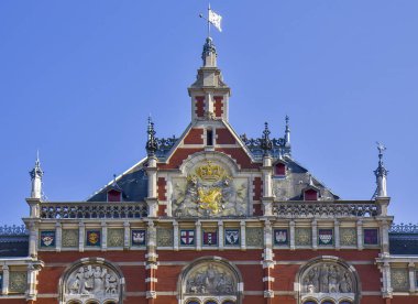 Amsterdam merkez binasının ayrıntıları