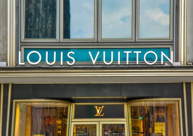 Köln, Almanya 'daki Louis Vuitton mağazası