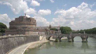 Kalesi ve Sant Angelo Köprüsü