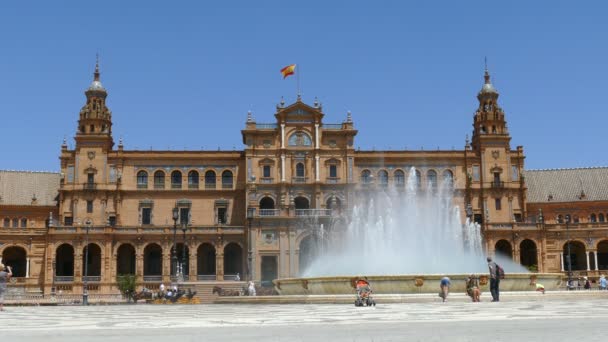 Autocares y personas en Plaza De Espana — Vídeos de Stock