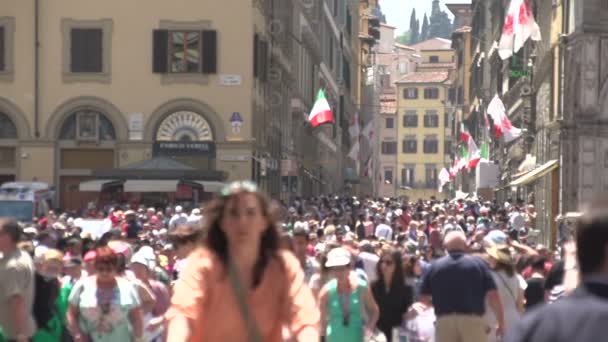 Άνθρωποι με τα πόδια στην εμπορική οδό Φλωρεντία — Αρχείο Βίντεο