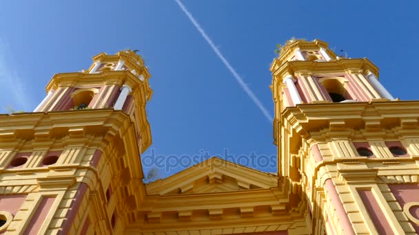 Vista sobre igreja em Sevilha — Vídeo de Stock