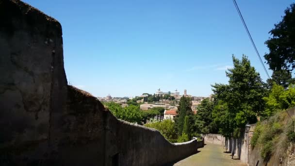 Vista general Roma desde el callejón — Vídeos de Stock