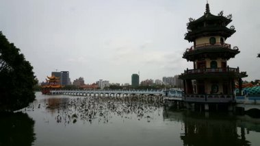 Yüce İmparator, karanlık cennet