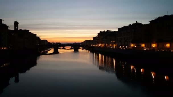 Sonnenuntergang über Ponte Vecchio — Stockvideo