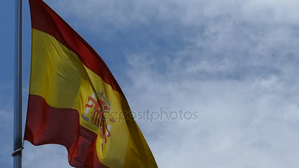 Acenando bandeira espanhola — Vídeo de Stock