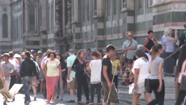 Vendedores na Catedral de Florença — Vídeo de Stock