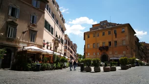 Streetview im Sommer in Rom — Stockvideo