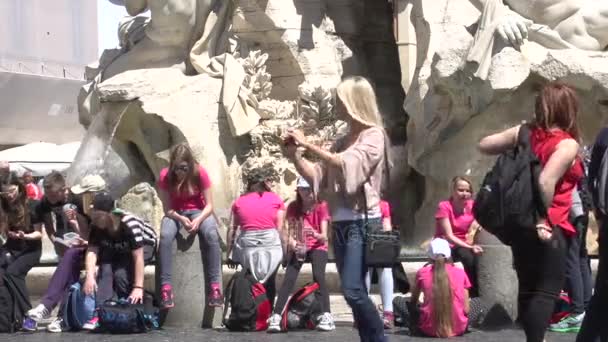 Brunnen auf der Piazza navona — Stockvideo