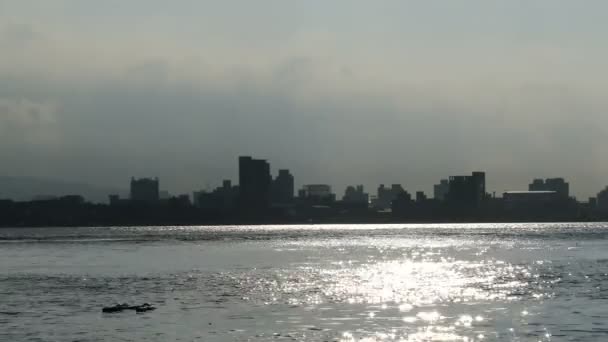 Puesta de sol en el río Tamsui — Vídeos de Stock