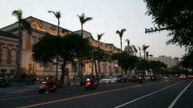 Tamsui sokaklarında trafik