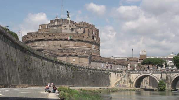 Замок і міст Сант Анджело — стокове відео