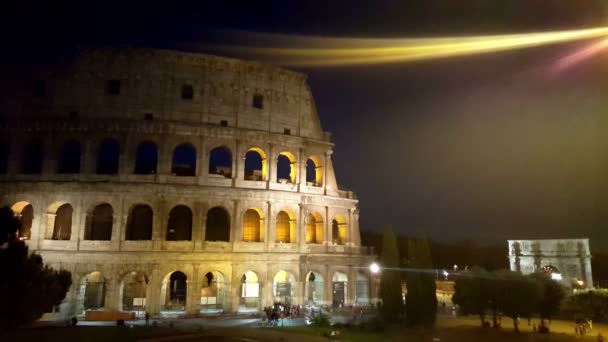 Coliseo y farolas — Vídeos de Stock