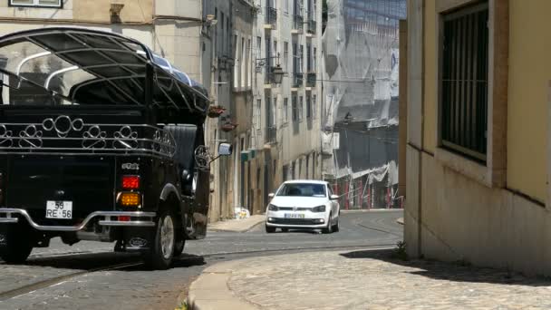 Scena della strada a Lisbona, Portogallo — Video Stock