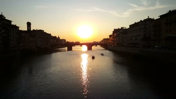 depositphotos_159705370-stock-video-sunset-above-ponte-vecchio.jpg