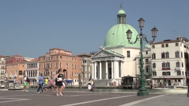 Площі у Венеції, переповнений з людьми — стокове відео