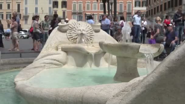 Fontaine sur les marches espagnoles — Video