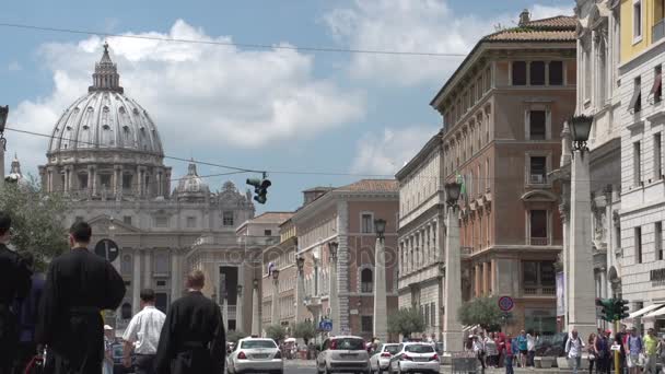 Verkehr an der Via della Conciliazione — Stockvideo