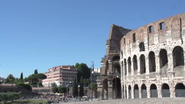 Människor framför Colosseum, — Stockvideo