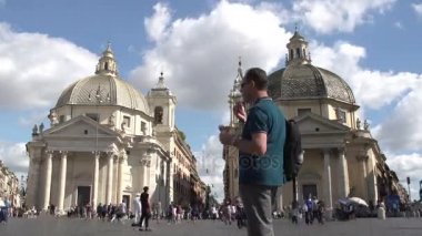 İki Yataklı kiliseler Piazza del Popolo üzerinde