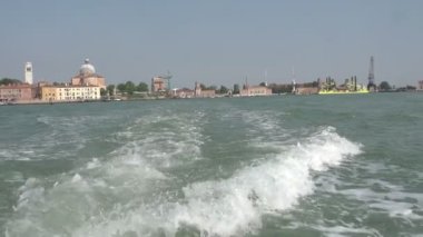 Venedik görünümünden feribot