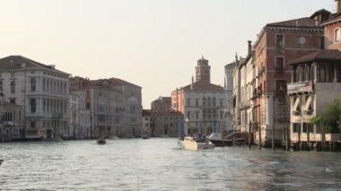 Venedik Canal tekneler
