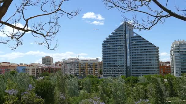 Skyline på Turia trädgård i Valencia — Stockvideo