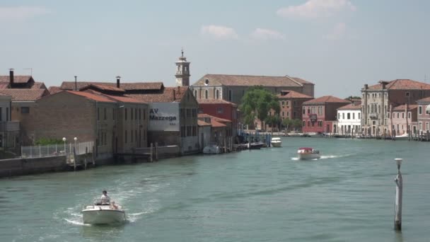 Blick auf Murano von der Brücke — Stockvideo