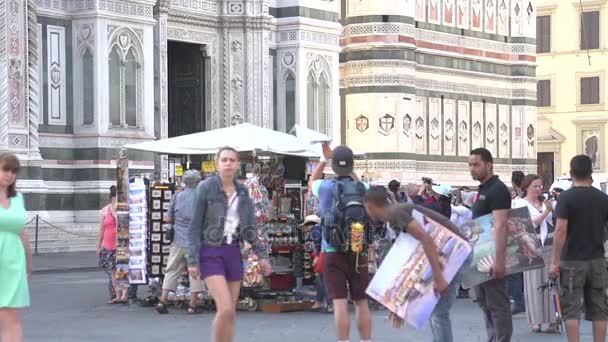 Vendedores na Catedral de Florença — Vídeo de Stock