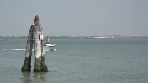 Boat passing by at canal of Murano — Stock Video