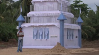 Ambalatota içinde bina ölü yakma