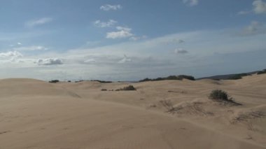 Sahara dunes içinde çadır kamp