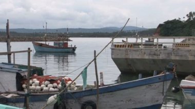 Teknelerden su Sri Lanka