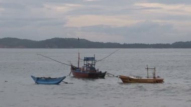 Mirissa limanında görünümünü su