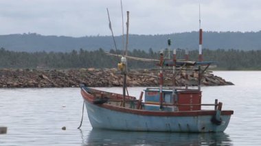Yelkenli su Sri Lanka