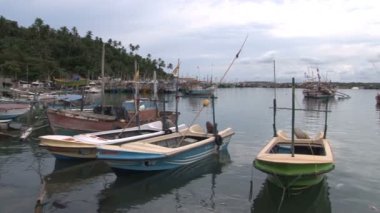 Teknelerden su Sri Lanka