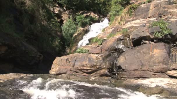Красивый водопад Равана — стоковое видео