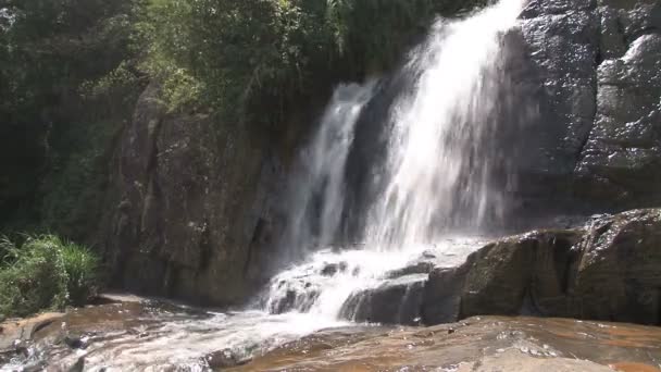 Bella cascata di Rawana — Video Stock