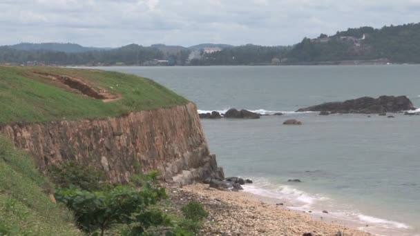 Playa soleada en Sri Lanka — Vídeo de stock