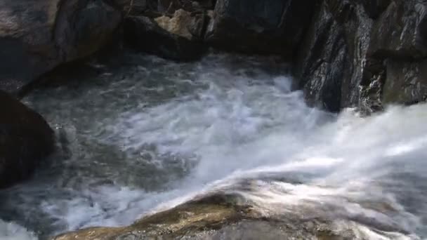 Beautiful Rawana waterfall — Stock Video