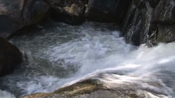 Hermosa cascada Rawana — Vídeo de stock