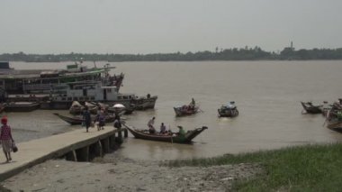 Yangon nehirde görüntülemek