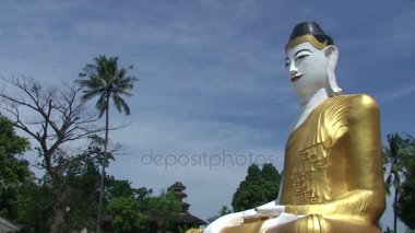 Pagoda büyük Buda heykeli