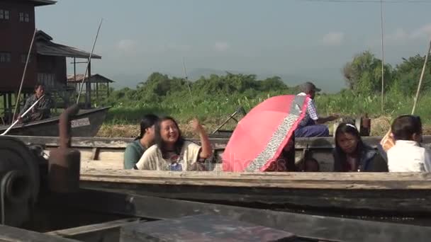 Phaung Daw Oo Pagoda Festival — Stockvideo