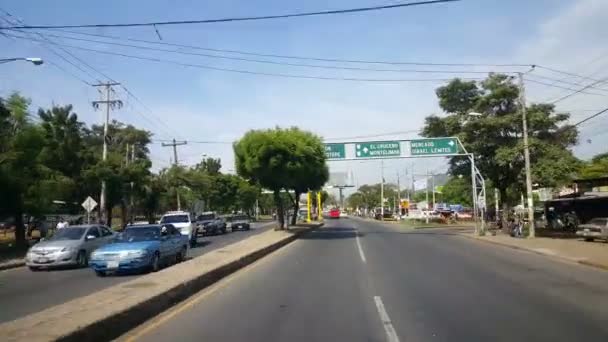 Conducir por las calles de Nicaragua — Vídeo de stock