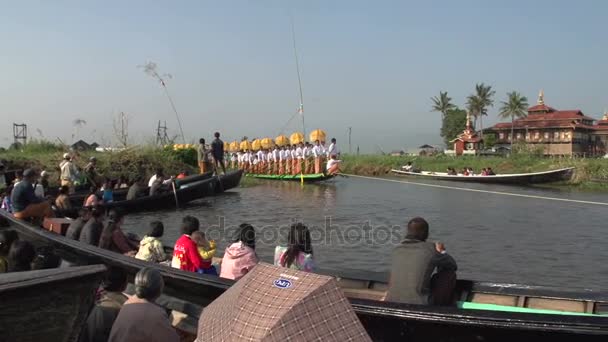 Festival de Phaung Daw Oo Pagoda — Vídeo de Stock