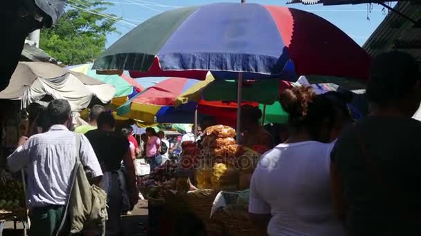 Уличный рынок в Леоне — стоковое видео
